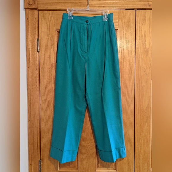 Green cuffed silk capri pants - Picture 1 of 8
